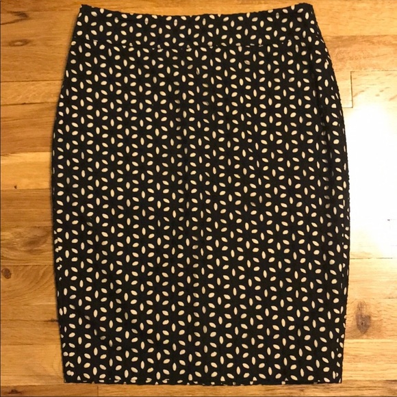 LOFT • Eyelet pencil skirt - Picture 2 of 7